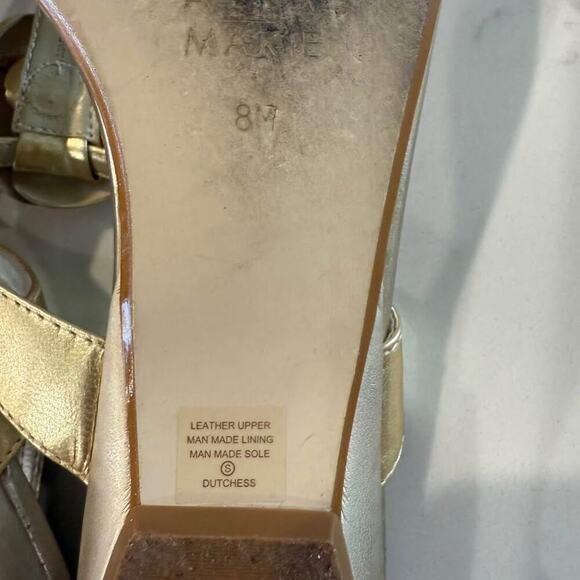 Alex Marie Flat Heel T-Strap Gold Sandals w/Gold Flower Women's Size 8M Dutchess - Picture 9 of 10